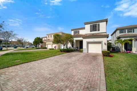 Villa ou maison à vendre à Miami, Floride: 3 chambres, 197.32 m2 № 2047231 - photo 4