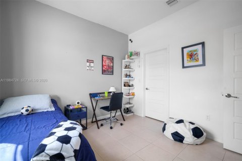 Villa ou maison à vendre à Miami, Floride: 3 chambres, 197.32 m2 № 2047231 - photo 29