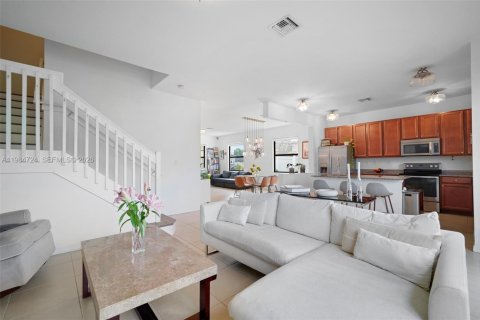 Villa ou maison à Miami, Floride 3 chambres, 197.32 m2 № 2047231