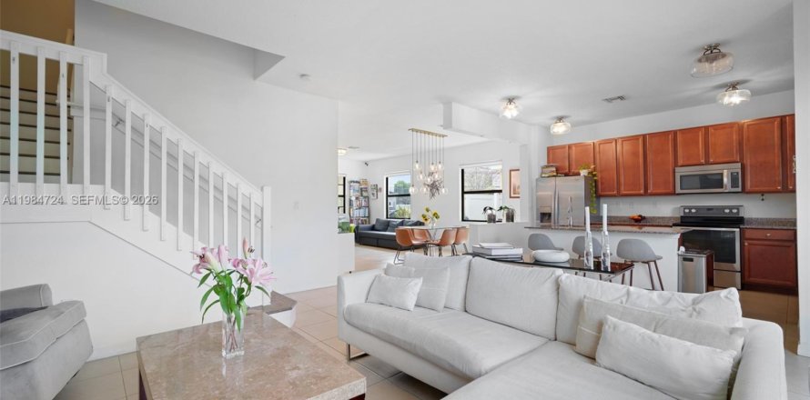 Villa ou maison à Miami, Floride 3 chambres, 197.32 m2 № 2047231