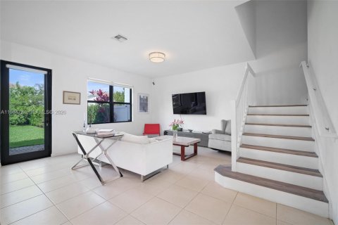 Villa ou maison à vendre à Miami, Floride: 3 chambres, 197.32 m2 № 2047231 - photo 13