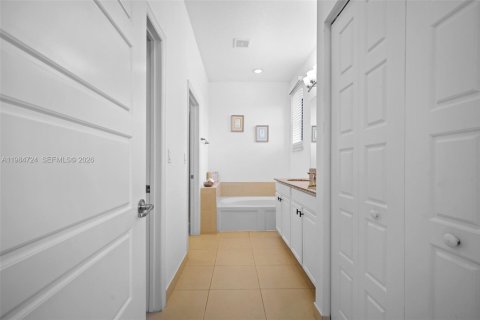 Villa ou maison à vendre à Miami, Floride: 3 chambres, 197.32 m2 № 2047231 - photo 25