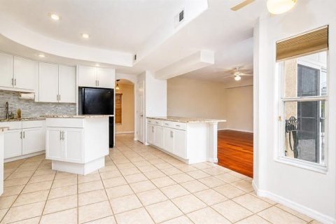 Villa ou maison à louer à Orlando, Floride: 4 chambres, 290.23 m2 № 2093196 - photo 8