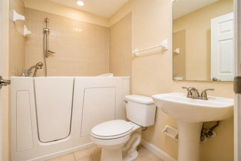Villa ou maison à louer à Orlando, Floride: 4 chambres, 290.23 m2 № 2093196 - photo 17