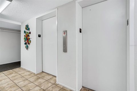 Condo in Clearwater, Florida, 2 bedrooms  № 1743799 - photo 13