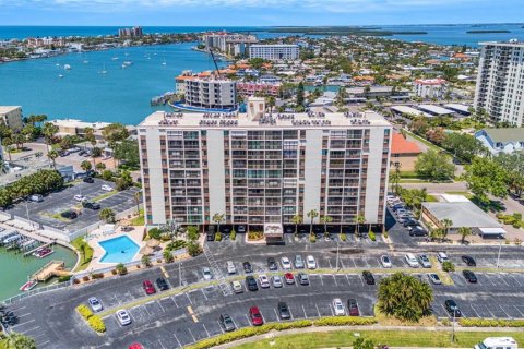 Copropriété à louer à Clearwater, Floride: 2 chambres, 93.37 m2 № 1743799 - photo 1