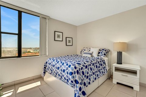 Condo in Clearwater, Florida, 2 bedrooms  № 1743799 - photo 9