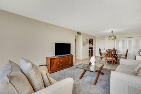 Condo in Clearwater, Florida, 2 bedrooms  № 1743799 - photo 6
