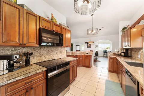 House in Ocala, Florida 3 bedrooms, 165.64 sq.m. № 2114130 - photo 12