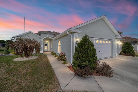 House in Ocala, Florida 3 bedrooms, 165.64 sq.m. № 2114130 - photo 2