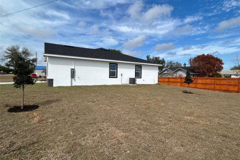 House in Lake Wales, Florida 4 bedrooms, 170.57 sq.m. № 2112365 - photo 3