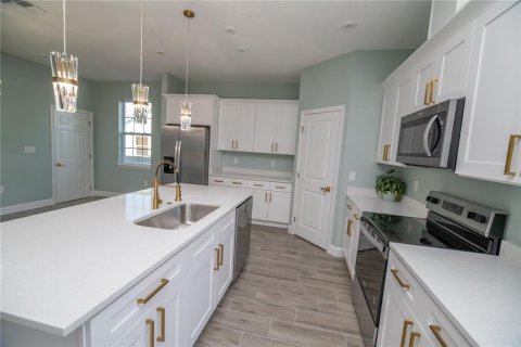 House in Lake Wales, Florida 4 bedrooms, 170.57 sq.m. № 2112365 - photo 13