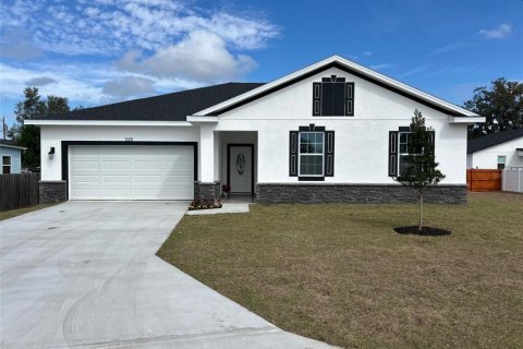 House in Lake Wales, Florida 4 bedrooms, 170.57 sq.m. № 2112365