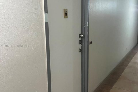 Купить кондоминиум в Хайалиа, Флорида 1 спальня, 66.15м2, № 2054572 - фото 6