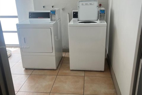 Купить кондоминиум в Хайалиа, Флорида 1 спальня, 66.15м2, № 2054572 - фото 5