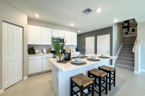 House in Port St. Lucie, Florida 5 bedrooms, 255.76 sq.m. № 2178494 - photo 15