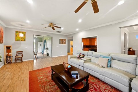 House in Orlando, Florida 4 bedrooms, 238.02 sq.m. № 2312265 - photo 9