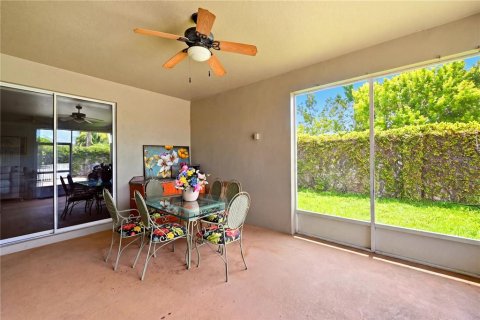 House in Orlando, Florida 4 bedrooms, 238.02 sq.m. № 2312265 - photo 21