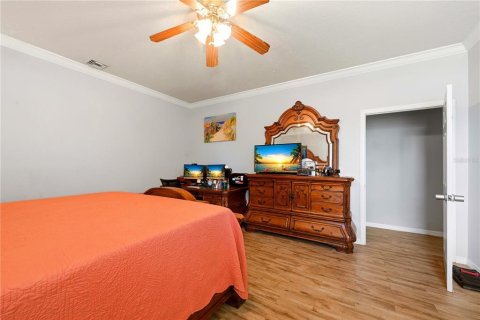 House in Orlando, Florida 4 bedrooms, 238.02 sq.m. № 2312265 - photo 15