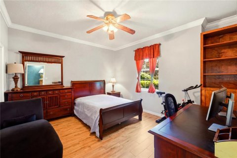House in Orlando, Florida 4 bedrooms, 238.02 sq.m. № 2312265 - photo 18