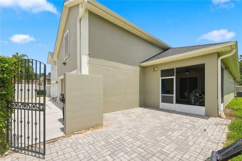 House in Orlando, Florida 4 bedrooms, 238.02 sq.m. № 2312265 - photo 24