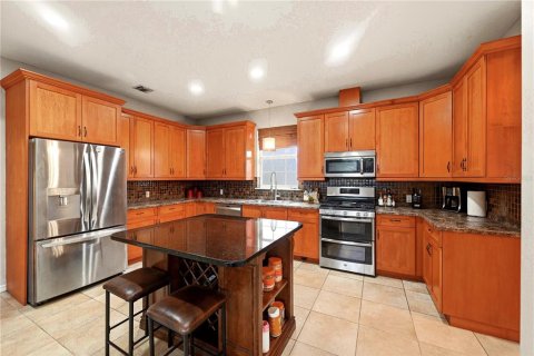 House in Orlando, Florida 4 bedrooms, 238.02 sq.m. № 2312265 - photo 6