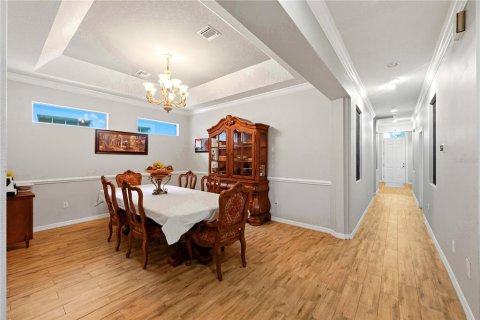 House in Orlando, Florida 4 bedrooms, 238.02 sq.m. № 2312265 - photo 4