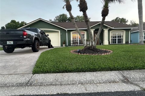 House in Lakeland, Florida 3 bedrooms, 140.19 sq.m. № 2112206