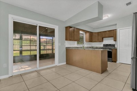 House in DeLand, Florida 3 bedrooms, 125.79 sq.m. № 1846868 - photo 6