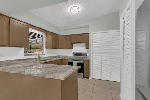 House in DeLand, Florida 3 bedrooms, 125.79 sq.m. № 1846868 - photo 8