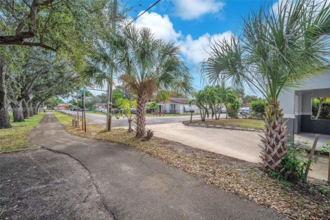 House in Fort Lauderdale, Florida 4 bedrooms № 2028839 - photo 27