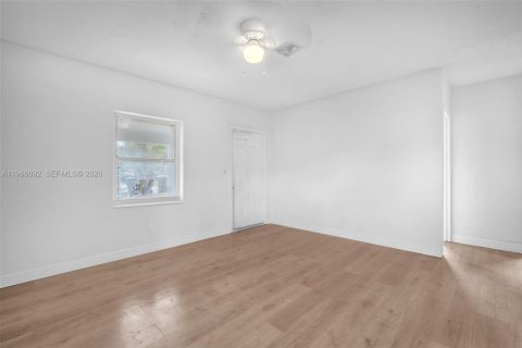 House in Fort Lauderdale, Florida 4 bedrooms № 2028839 - photo 6