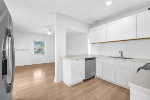 House in Fort Lauderdale, Florida 4 bedrooms № 2028839 - photo 8