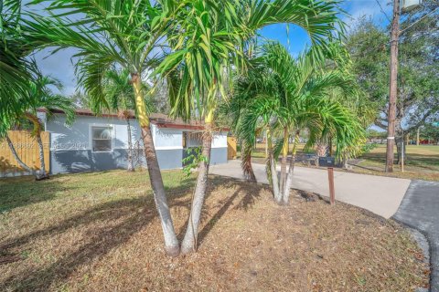 House in Fort Lauderdale, Florida 4 bedrooms № 2028839 - photo 17