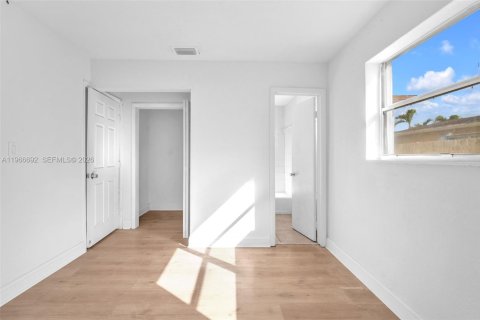 House in Fort Lauderdale, Florida 4 bedrooms № 2028839 - photo 15