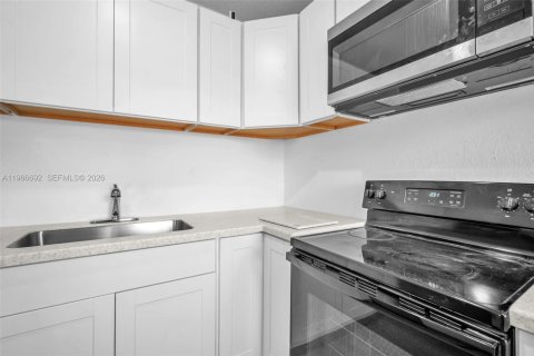 House in Fort Lauderdale, Florida 4 bedrooms № 2028839 - photo 9