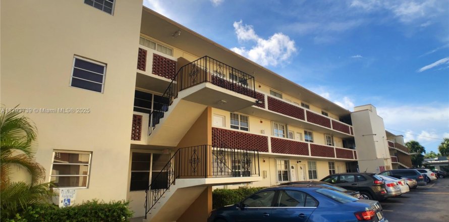 Condo à North Bay Village, Floride, 1 chambre № 1700494