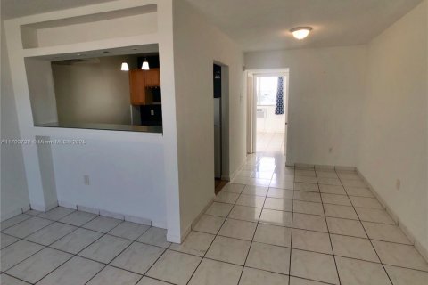 Condo in North Bay Village, Florida, 1 bedroom  № 1700494 - photo 4