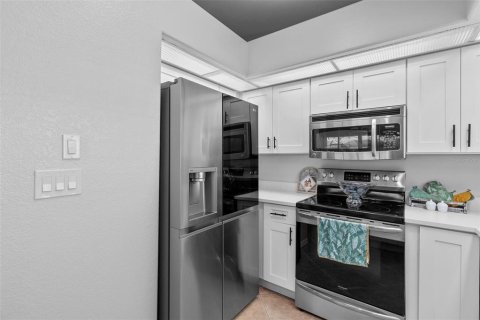 House in Lake Suzy, Florida 3 bedrooms, 133.13 sq.m. № 1513037 - photo 8