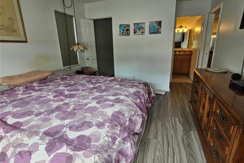 Снять в аренду кондоминиум в Сан-Сити-Центр, Флорида 7 комнат, 89.19м2, № 1913677 - фото 24