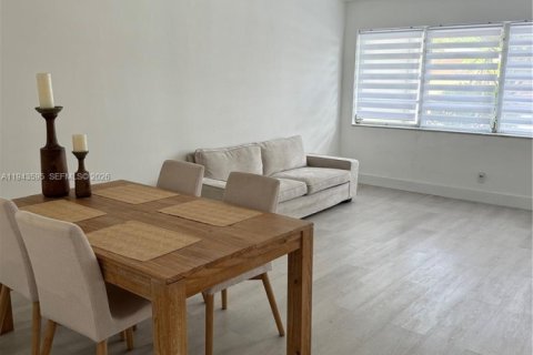 Купить кондоминиум в Халландейл-Бич, Флорида 1 спальня, 71.53м2, № 2152797 - фото 2