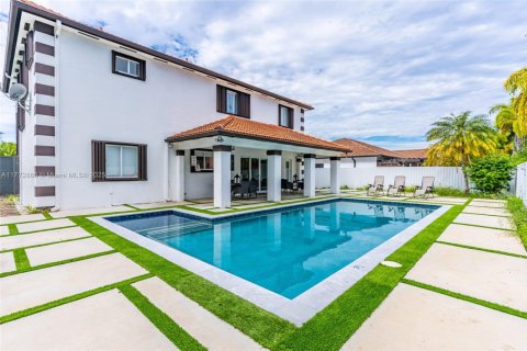 House in Miami, Florida 4 bedrooms, 231.88 sq.m. № 1693168 - photo 9