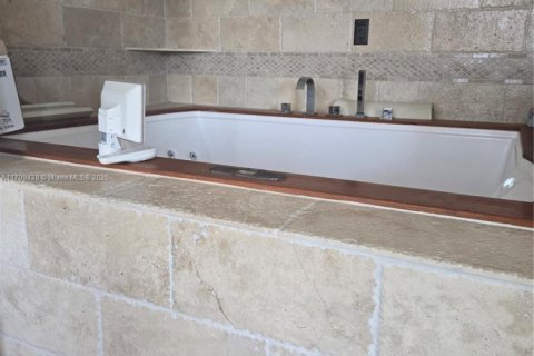 Condominio en venta en North Miami Beach, Florida, 2 dormitorios, 106.65 m2 № 1763382 - foto 13