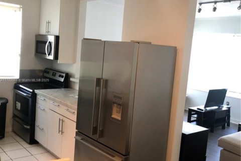 Condominio en venta en Miami Beach, Florida, 1 dormitorio, 56.67 m2 № 2014018 - foto 6