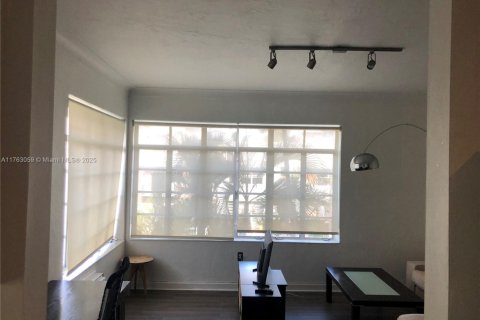 Condominio en venta en Miami Beach, Florida, 1 dormitorio, 56.67 m2 № 2014018 - foto 12