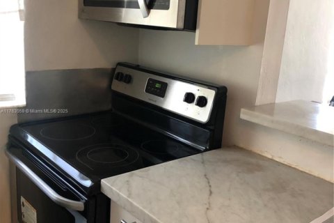 Condominio en venta en Miami Beach, Florida, 1 dormitorio, 56.67 m2 № 2014018 - foto 3