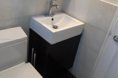 Condominio en venta en Miami Beach, Florida, 1 dormitorio, 56.67 m2 № 2014018 - foto 9