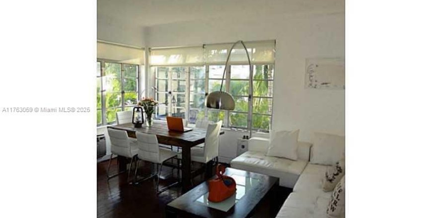 Condominio en Miami Beach, Florida, 1 dormitorio  № 2014018