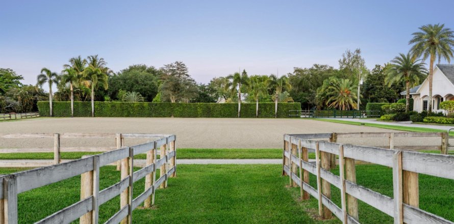 Commercial property in Wellington, Florida 4 bedrooms, 429.12 sq.m. № 1172232
