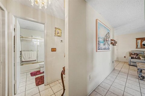 House in Spring Hill, Florida 2 bedrooms, 92.16 sq.m. № 2122086 - photo 7